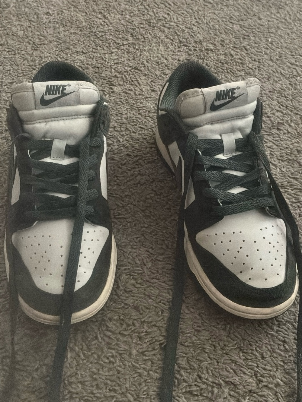 Nike Green and White Low-Top Sneakers with Suede Accents